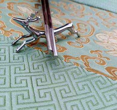 Odkládací jelen z ušlechtilé oceli na hůlky 