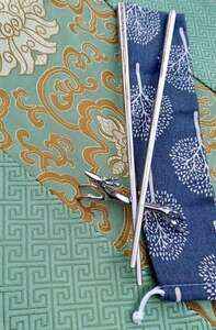 Odkládací jelen z ušlechtilé oceli na hůlky 