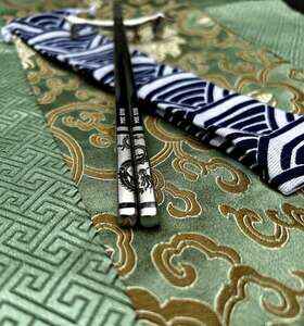 Korejské laserované hůlky s drakem 