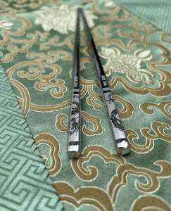 Korejské laserované hůlky s drakem 