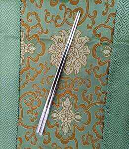 Nerezové hůlky s květinou a motýli 