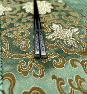 Nerezové hůlky s květinou a motýli 