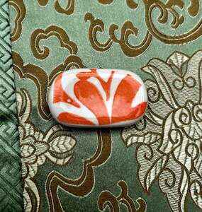 Keramický odkladač na hůlky s motivem Koi kapra 