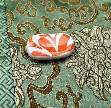 Keramický odkladač na hůlky s motivem Koi kapra 