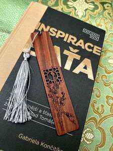 Čínská Redwoodová záložka s hedvábným střapcem 