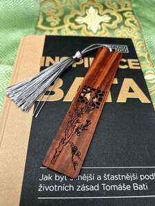 Čínská Redwoodová záložka s hedvábným střapcem 