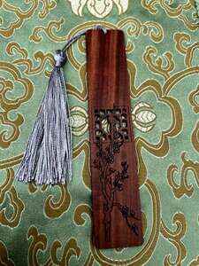 Čínská Redwoodová záložka s hedvábným střapcem 