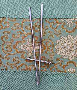 Prémiové těžké korejské hranaté hůlky a pejsek z ušlechtilé oceli na odkládání hůlek 