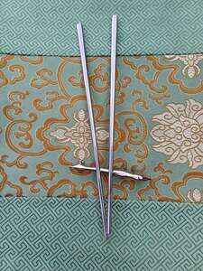 Prémiové těžké korejské hranaté hůlky a pejsek z ušlechtilé oceli na odkládání hůlek 