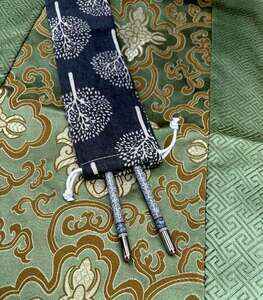 Látkové pouzdro na jídelní hůlky Modré Stromy 