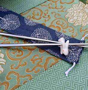 Látkové pouzdro na jídelní hůlky Modré Stromy 